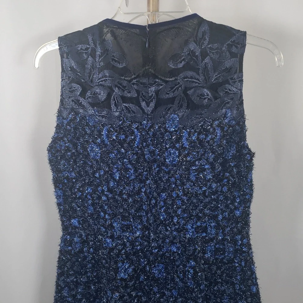 T Tahari Blue Sleeveless‎ Textured Floral Dress - SZ 2